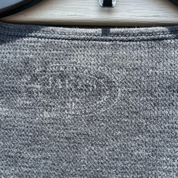 Women’s “Jake’s” long sleeved shirt. Gray with floral design. Size XL. - Picture 2 of 7